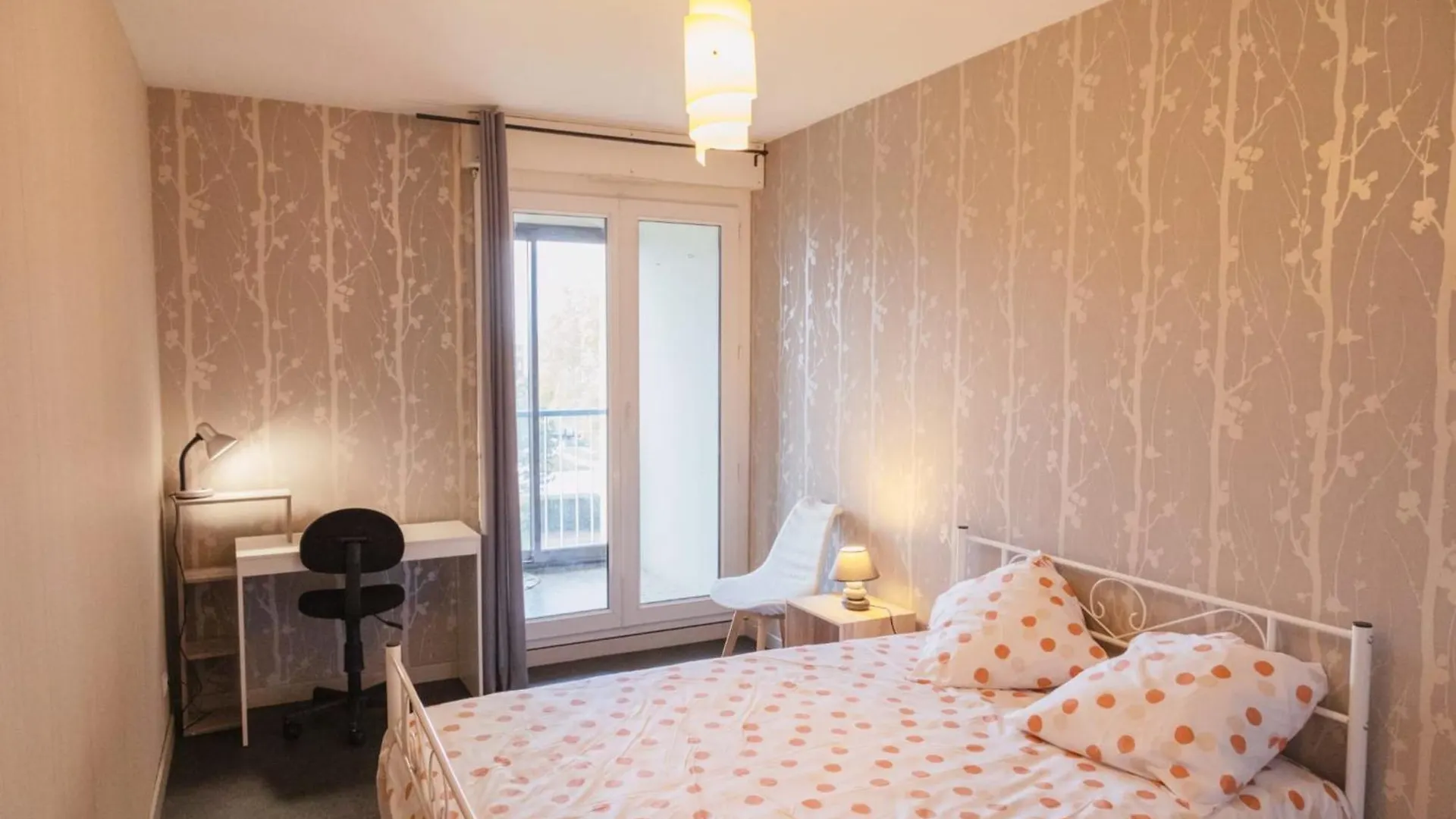 Apartment With Balconies Near Park Toulouse