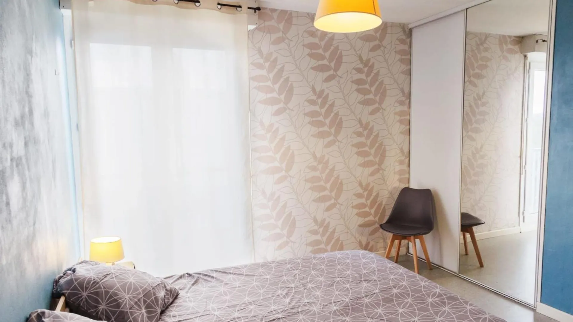 Apartment With Balconies Near Park Toulouse France