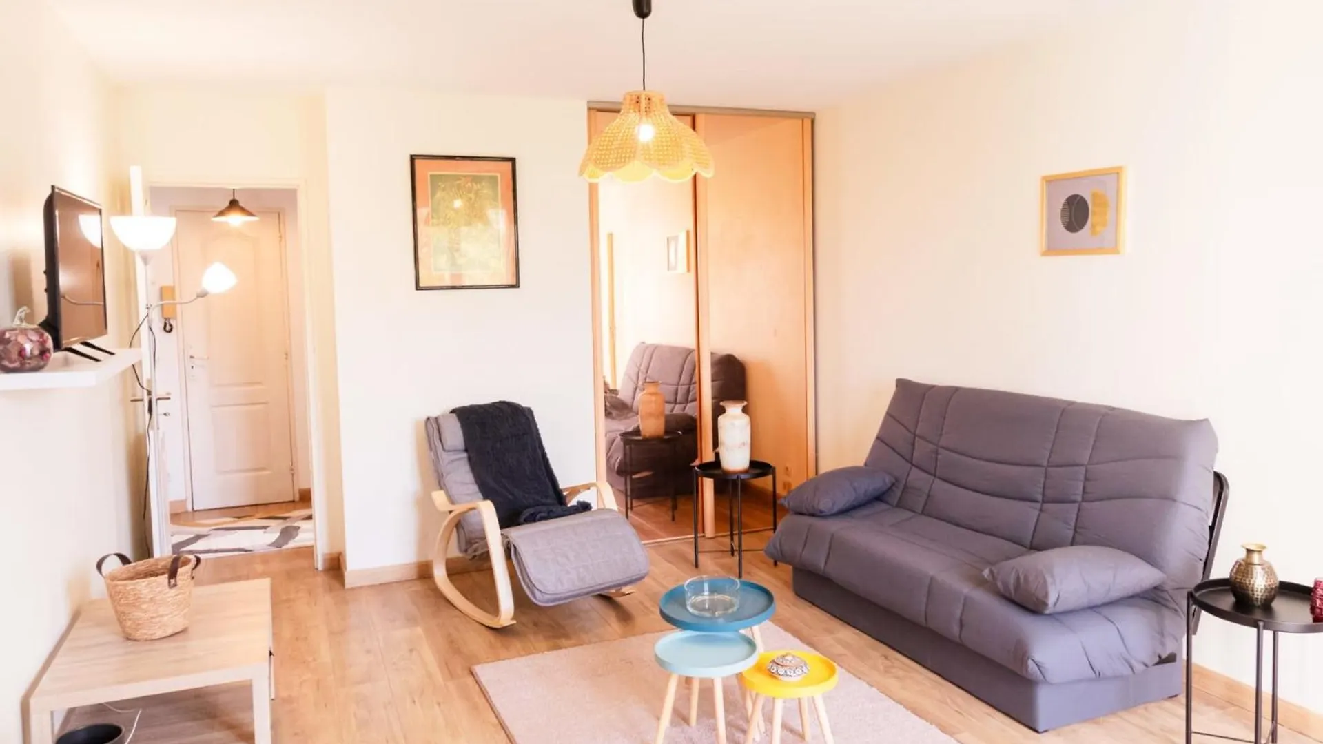 Apartment With Balconies Near Park Toulouse